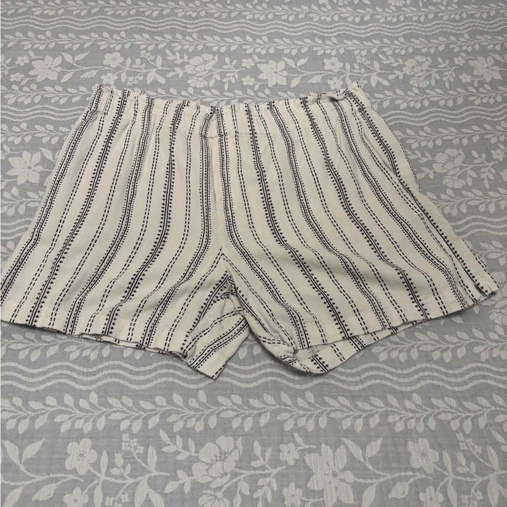 Style & Co Cream and Black Bermudas with Striped Design